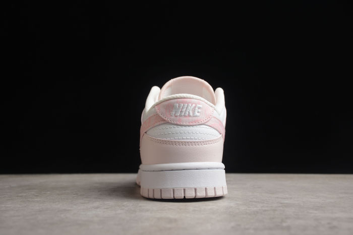 SB Dunk Low Pink Paisley FD1449-100