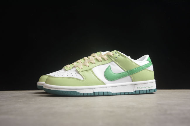 SB Dunk Low “Apple Green”