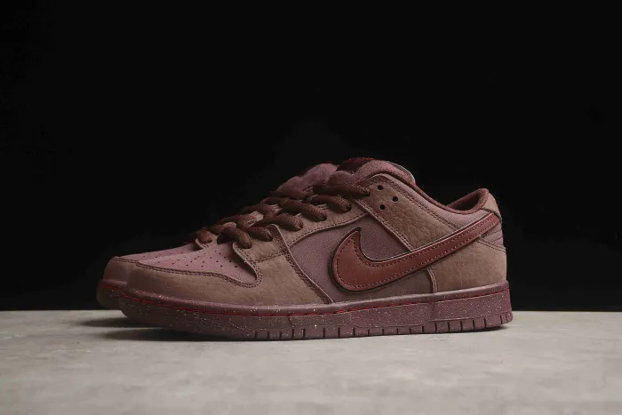 Dunk Low Premium SB 'City of Love Collection ‑ Burgundy Crush' FN0619‑600