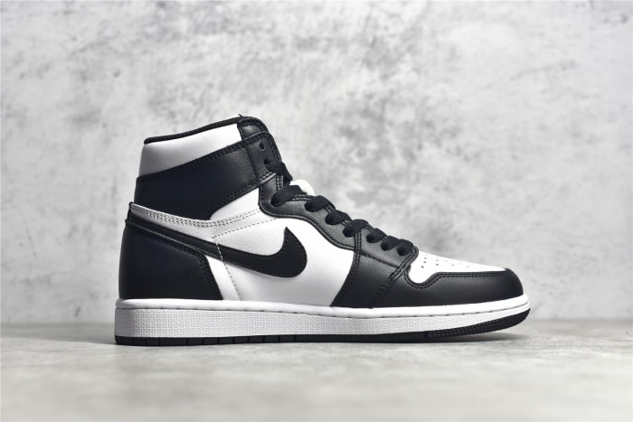 Air Jordan 1 Retro High OG Black/White 555088-010