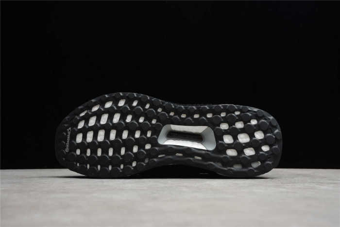 Ultra Boost 4.0 Triple Black BB6171