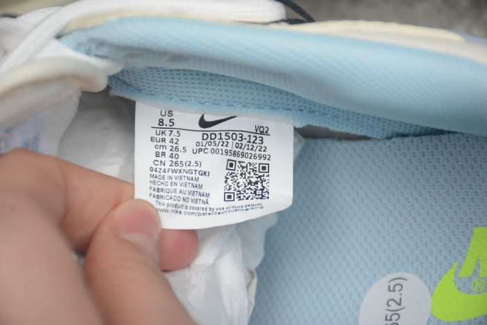 SB Dunk Low Milk White/Blue DD1503-123