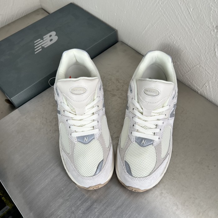New Balance 2002R Beige Gray M2002RAA