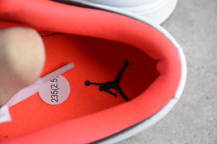 Jordan 1 Low White Black Infrared (GS)