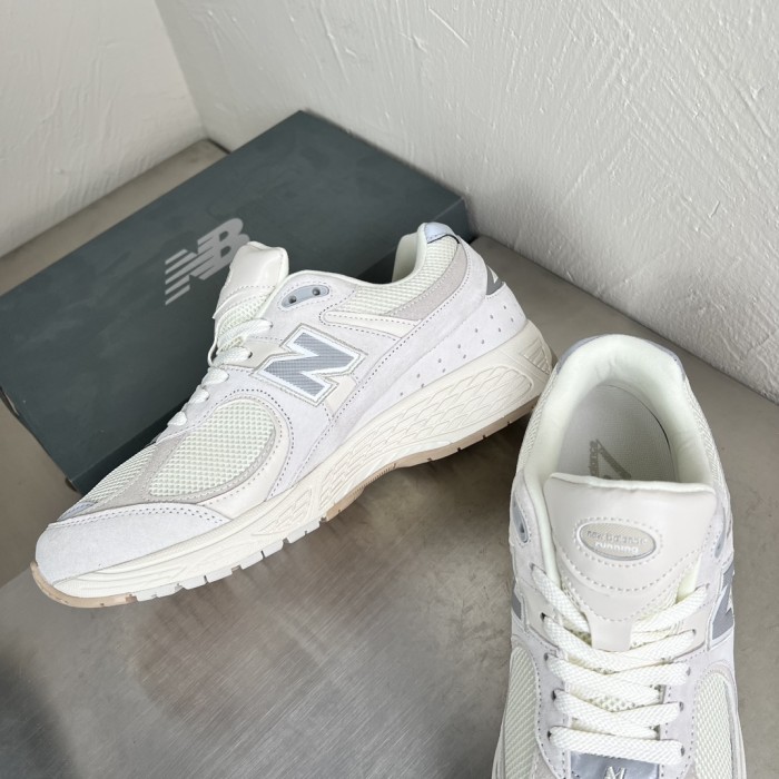 New Balance 2002R Beige Gray M2002RAA