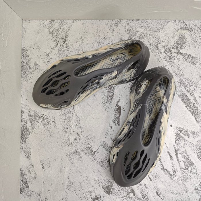 adidas Yeezy Foam Runner Sulfur Non-slip