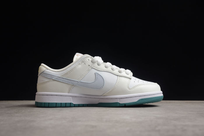 SB Dunk Low GS White Green Grey Teal FD9911-101