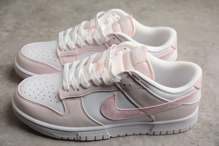SB Dunk Low Pink Paisley FD1449-100