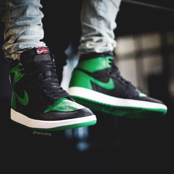 Air Jordan 1 Retro High OG Pine Green White Black Gym Red 555088-030