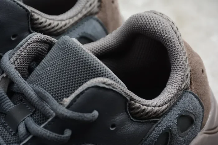 Kanye West x Adidas Yeezy Runner Boost 700“Mauve” EE9614