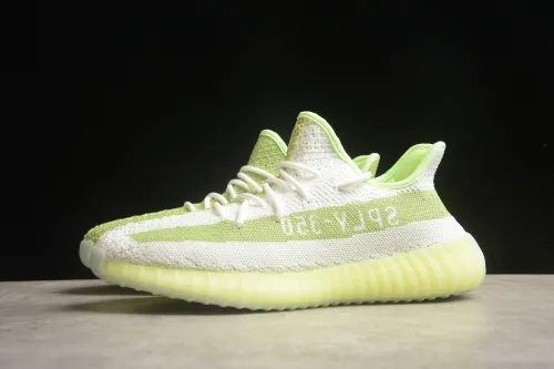 Yeezy Boost 350 V2 Apple Green ZZ96SN