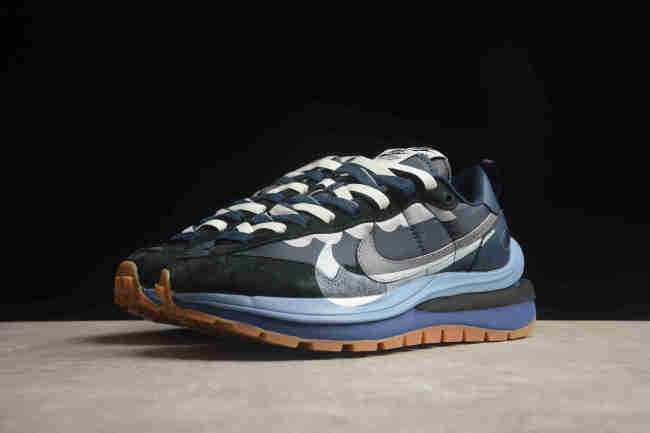 Sacai x Nike Vaporwaffle DD1875-700