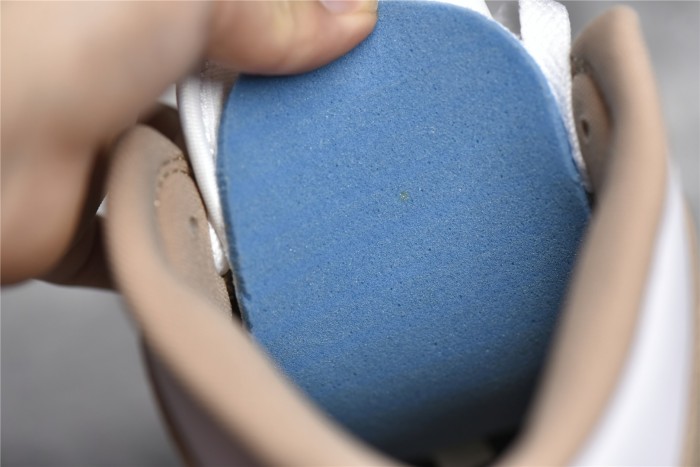 Air Jordan 1 Mid Tan Gum 554724-271