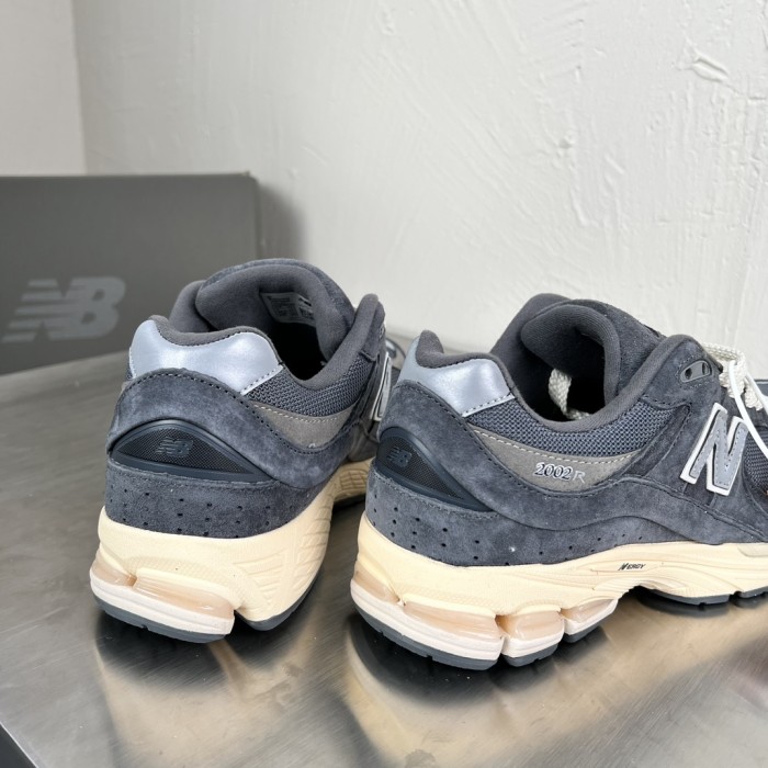 NEW BALANCE M2002RHO PHANTOM