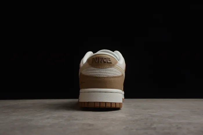 SB Dunk Low Bucks D09457-100