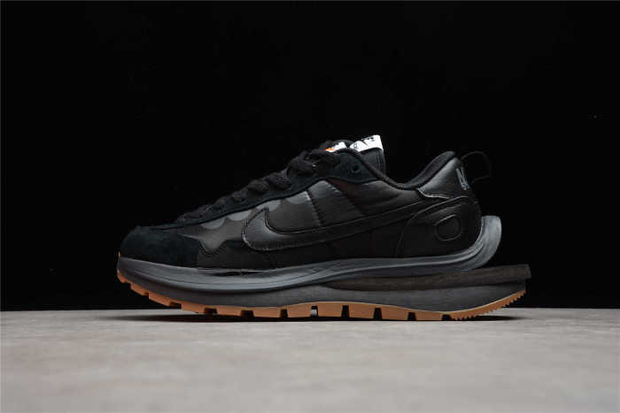 Sacai Nike Vaporwaffle Black Gum DD1875-001