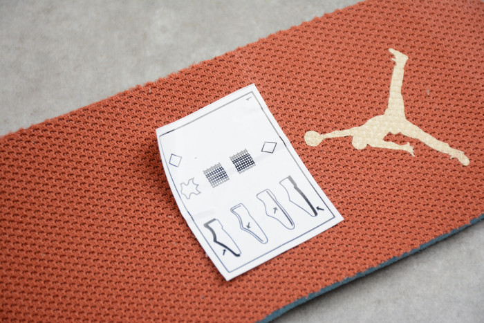 Air Jordan 1 Mid Milan CV3044-100