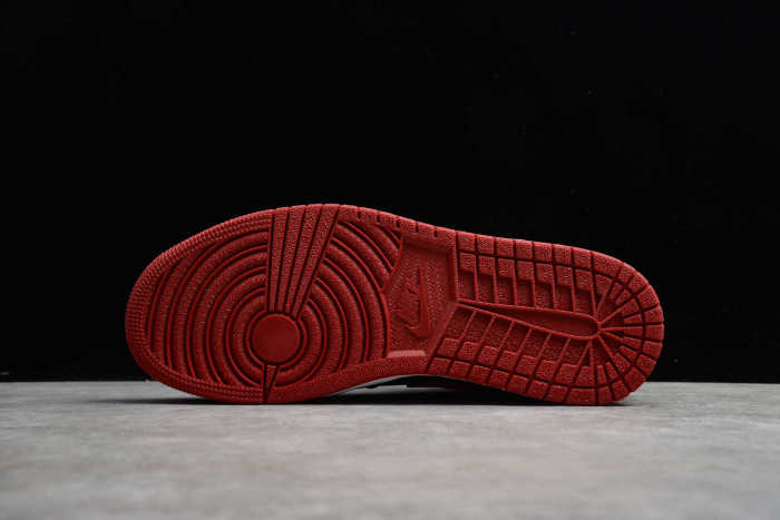 Air Jordan 1 Mid Banned Black Red White 554724-074