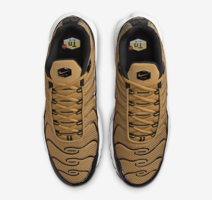 Air Max Plus “Golden Harvest” DM0032-700