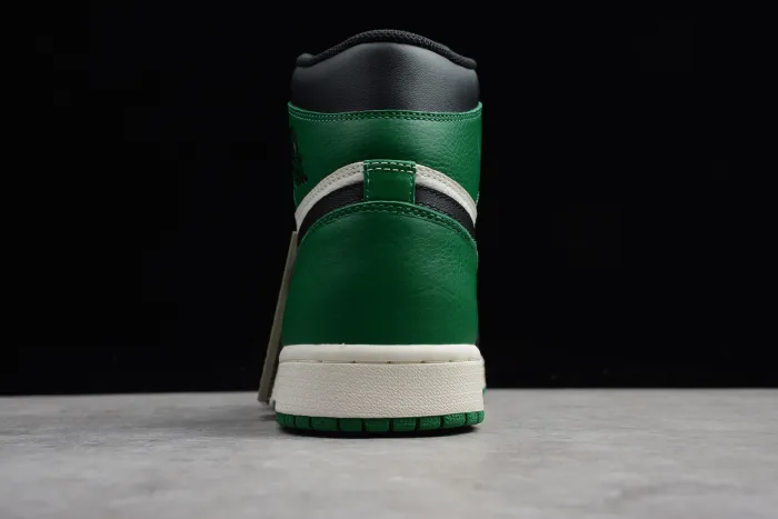 Air Jordan 1 High Pine Green size 12 555088-302 OG