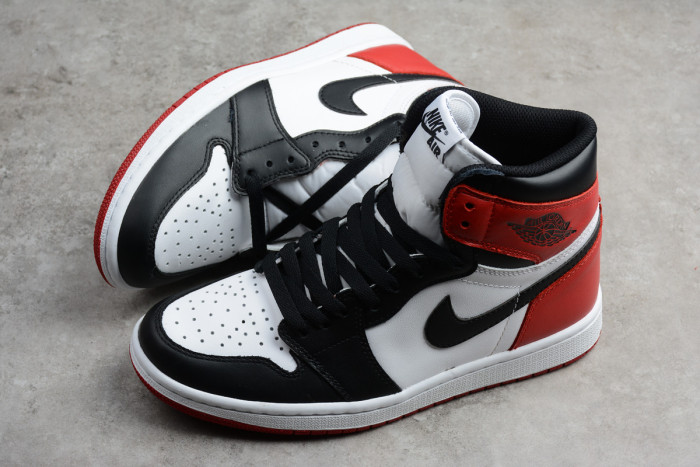 Air Jordan 1 Retro High OG Black Toe 555088-125