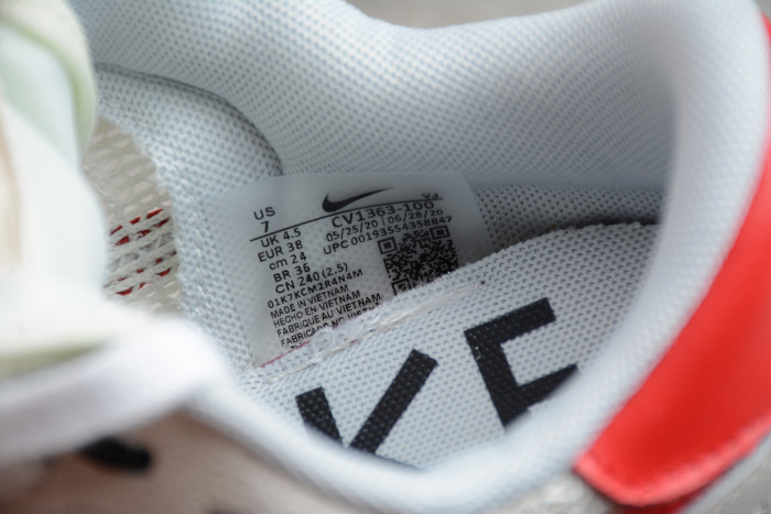 Nike x sacai Vaporwaffle 'Sail Sport Fuchsia' CV1363-100