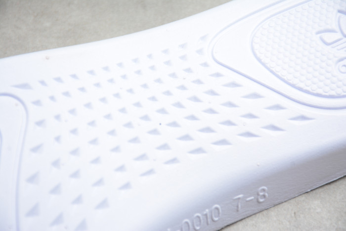 Yeezy 350 Boost V2 White CP9366