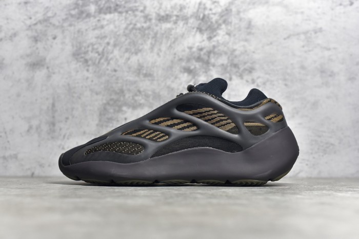 Yeezy Boost 700 V3“Clay Brown” GY0189