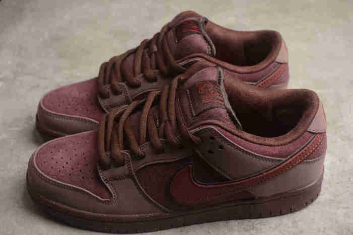 Dunk Low Premium SB 'City of Love Collection ‑ Burgundy Crush' FN0619‑600