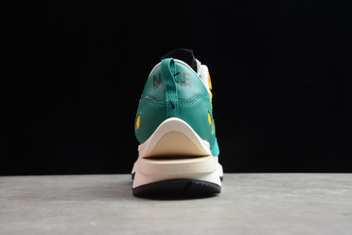 Sacai x Vaporwaffle Green Yellow CI9928-300