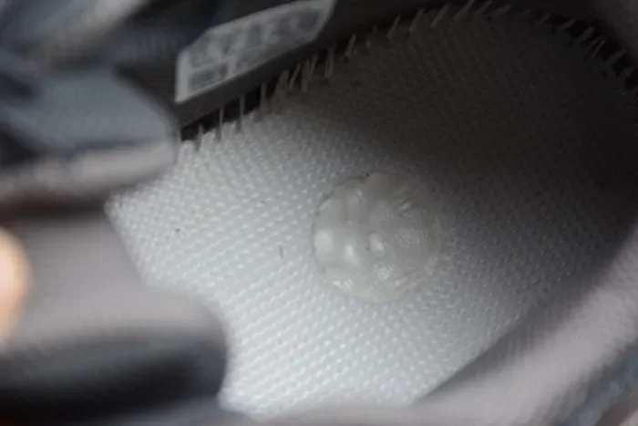 Kanye West x Adidas Yeezy Runner Boost 700“Mauve” EE9614