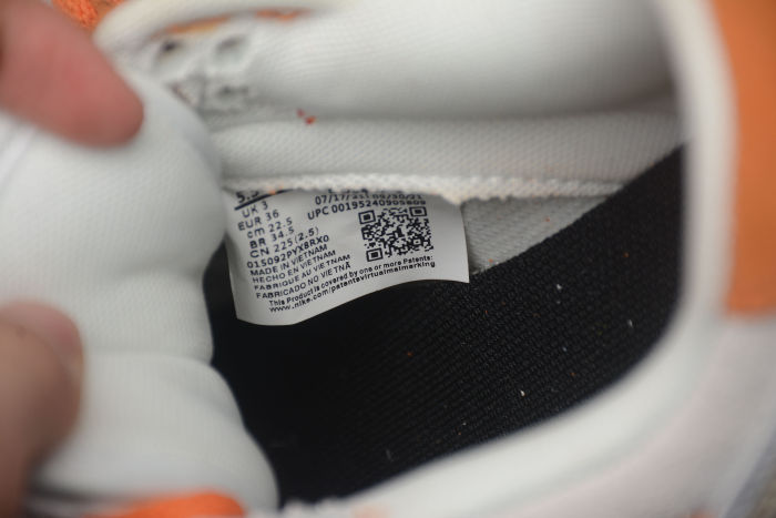 SB Dunk Low SE milk white orange/off-white double hook