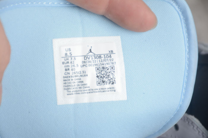 Nike - Air Jordan 1 Mid Se Ice Blue