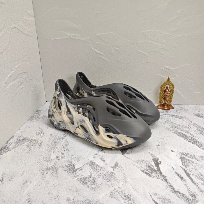 adidas Yeezy Foam Runner Sulfur Non-slip