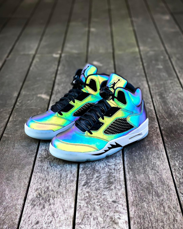 Air Jordan 5 WMNS “Oil Grey” CD2722-001