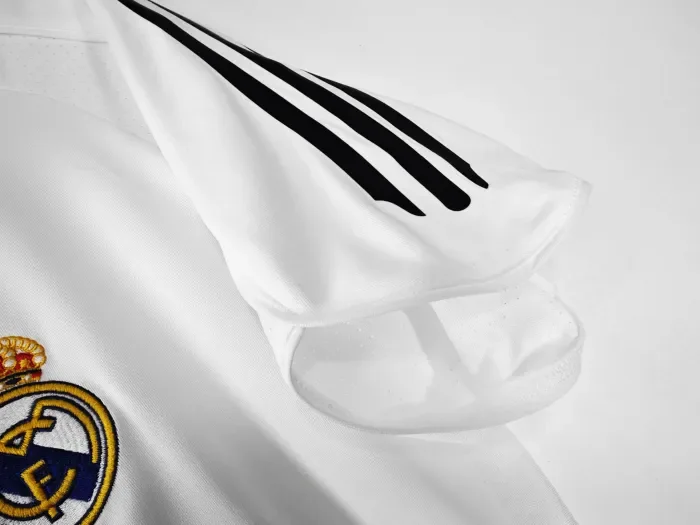 Real Madrid Home Retro Jersey 2005/06
