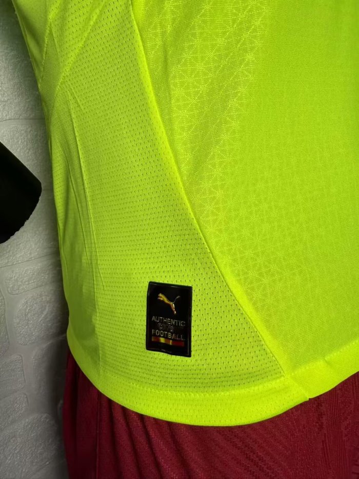 Borussia Dortmund Neon Special Men Player Jersey 24/25