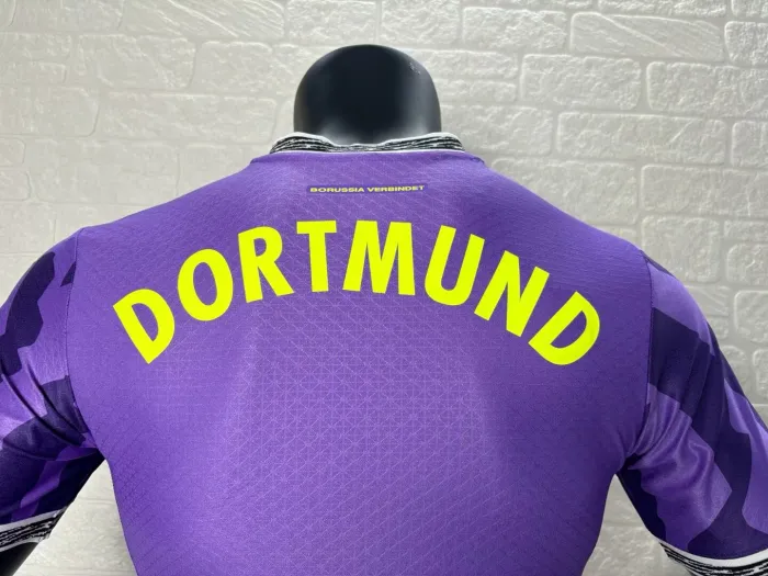 Borussia Dortmund Goalkeeper Special Man Player Jersey 25/26