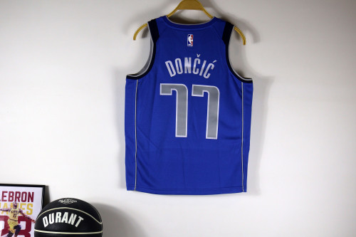 Dallas Mavericks Swingman Jersey Blue  Association Edition 2021 NO.77 Dončić