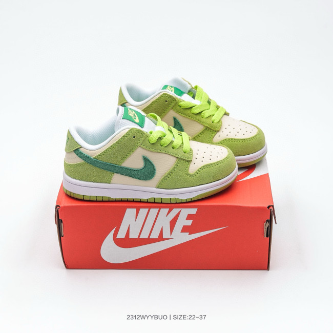 Nike SB Dunk Low Kids Low-Top Sneakers Suede Green Apple