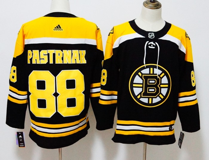 Boston Bruins 19/20 Alternate Player Jersey Black Yellow NO.88 PASTRNAK