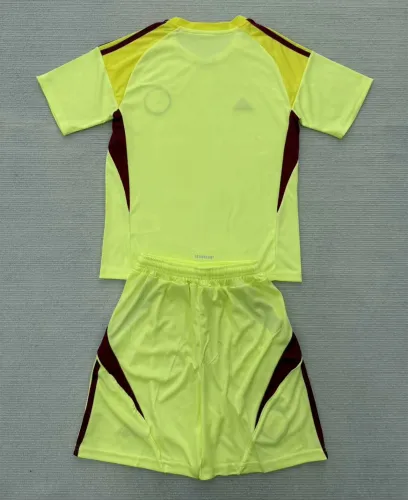 Celtic Goalkeeper Kids Suit 25/26