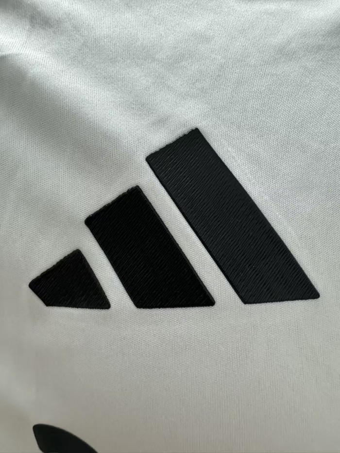 Fulham Home Man Player Jersey 25/26