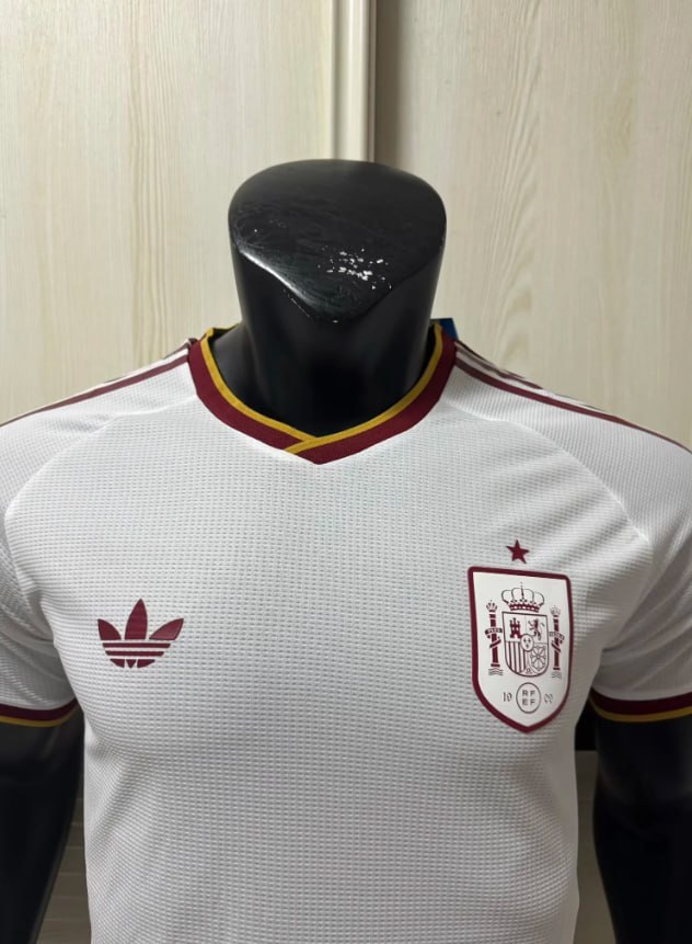 Spain 2026 World Cup Away Player Man Jersey