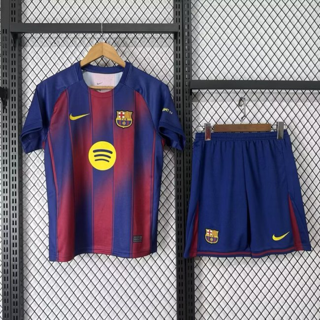 Barcelona Short Sleeve Home Adult Suit 25/26