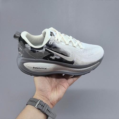 Nike Vomero 18 GTX Men's Road Running Shoes
