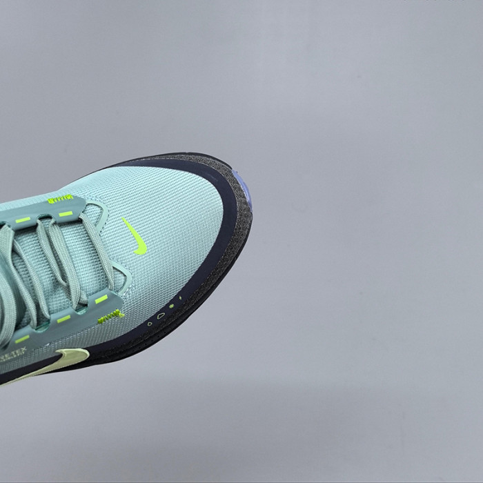 Nike Vomero 18 GTX Men's Road Running Shoes