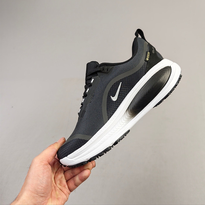 Nike Vomero 18 GTX Men's Road Running Shoes