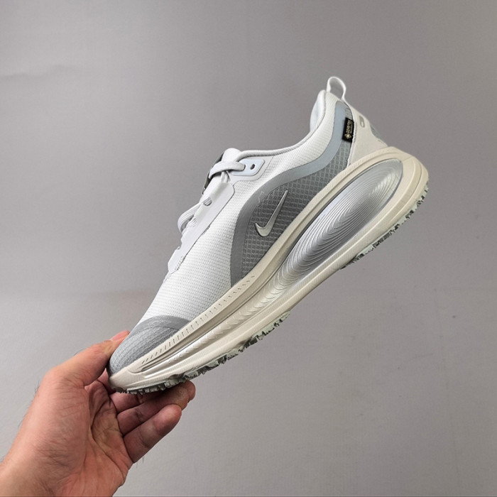 Nike Vomero 18 GTX Men's Road Running Shoes