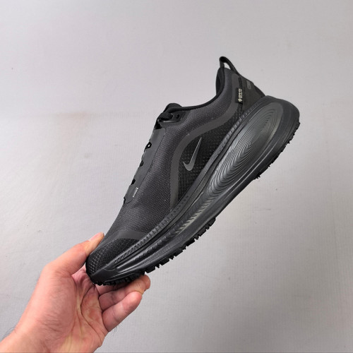 Nike Vomero 18 GTX Men's Road Running Shoes
